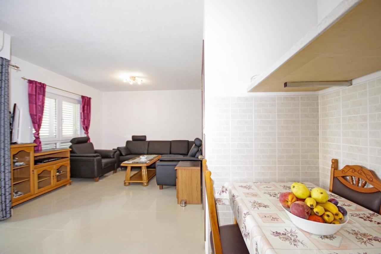 Apartmani Cezar Makarska Extérieur photo