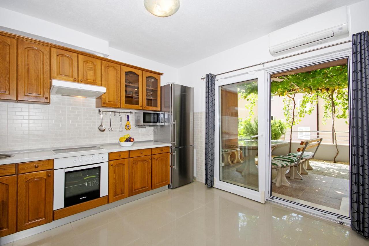 Apartmani Cezar Makarska Extérieur photo